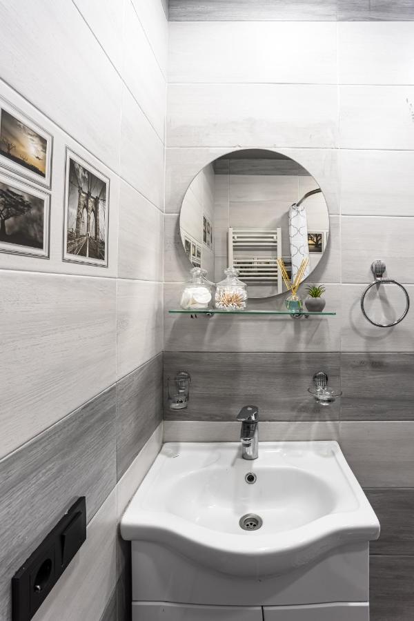 Hotelise I Tonic Apartment Erevan Esterno foto