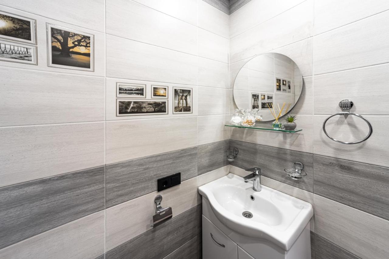 Hotelise I Tonic Apartment Erevan Esterno foto